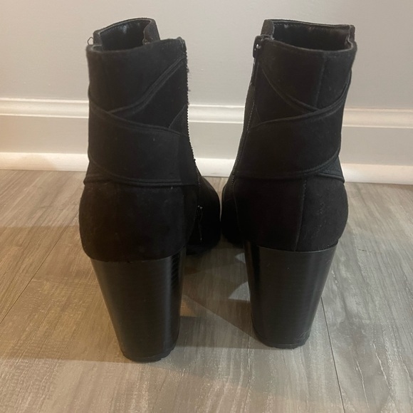 Bootie​​​​​ - Picture 3 of 4